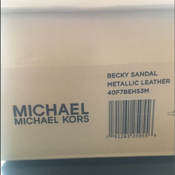 MK woman shoes size 8-1/2 - Picture 4 of 4